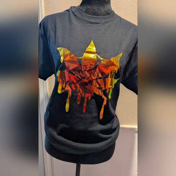 Holographic Drippy Trippy Canna Leaf Black Color Changing Shirt Size Medium - Picture 1 of 3